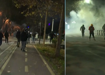 Dështon “protesta paqësore”, Policia sulmohet me gurë, hidhet gaz lotsjellës dhe ujë me presion