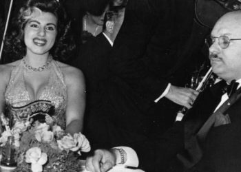 Shqiptari i pangopshëm i Egjiptit: Portret i një trashaluqi të etur për ushqim dhe… seks