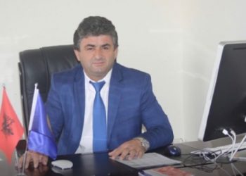 Ishte shpallur në kërkim, ish-kryetari i Këshillit të Qarkut Kukës i nxjerr armën Policisë, dëmtohen 5 efektivë
