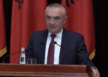 Meta për largimin e popullsisë: Vendi po përjeton erozion demografik, po kërcënohet perspektiva kombëtare