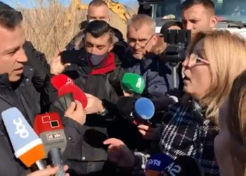 Përmbytjet/ Peleshi përplaset me tone të ashpra me Voltana Ademin në Shkodër! Ministri: Duhet bashkëpunim! Kryebashkiakja: Nuk me gënjen dot