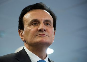 “Do të furnizojmë me vaksina Britaninë, më pas vendet e Bashkimit Evropian”
