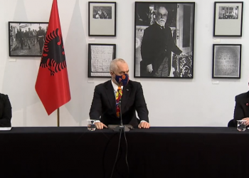 Cakaj dorëzon ministrinë tek Xhaçka: Për mua ka qenë një ëndërr historike