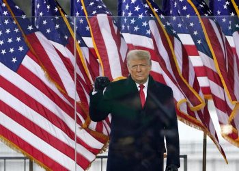 Zuckerberg: Bllokimi i Trump në ‘Facebook’ do të vazhdojë për të paktën dy javë