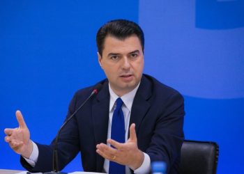 Basha “thyen” rregullin e tij të “artë”, zgjohet herët sot: Rama përgjegjës për largimin e shqiptarëve
