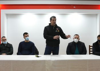 Veliaj në Rrogozhinë ironizon Berishën: “Është 77-vjeç dhe thotë jam ndryshimi; Basha ende s’ka kërkuar ndjesë për 21 janarin”