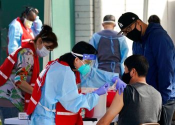 COVID-19, me shumë se 100 milionë të infektuar në mbarë botën