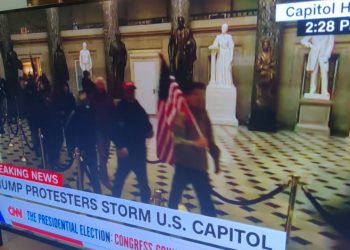 Kaos total në Uashington/ Protestuesit në SHBA sulmojnë “Capitol Hill”, futen brenda