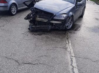 Aksidenti i rëndë në Elbasan, policia: 4 të plagosur, mes tyre 2 gra