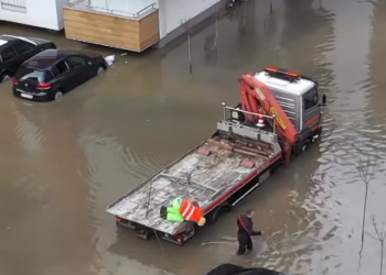 Përmbytje në Kosovë, dhjetëra shtëpi e makina mbulohen nga uji