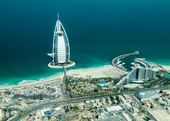 Paketa më e re turistike: Udhëtime luksi në Dubai për të bërë vaksinën