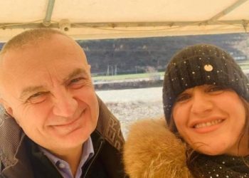 Meta publikon foton me shqiptaren e kthyer nga Italia: Albana e shikon të ardhmen këtu, krenare për origjinën e saj