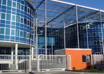 Gjykata cakton ‘arrest me burg’ 5 ditë me vonesë/ Ishte ekstraduar nga Gjermania për drogë, SPAK ‘harron’ masën e sigurisë për 56-vjeçarin