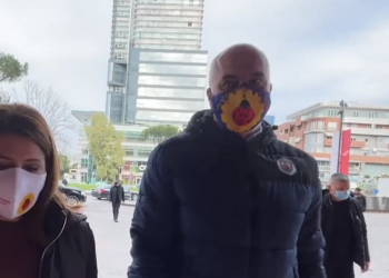 Po xhupi Mocler sa kushton? Rama nxjerr bllof qytetarin, mos u bëj dhe ti si Palokja