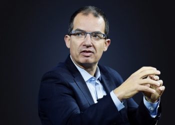 Shefi i Moderna-s apelon: Virusin do ta kemi mes nesh përgjithmonë