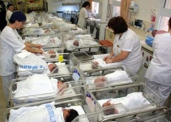 Si po ndikojnë masat anti covid në zhvillimin e bebeve