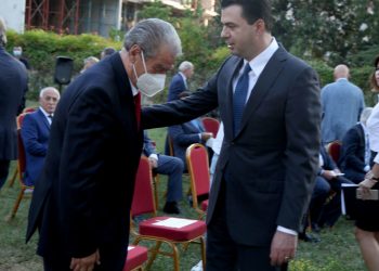 Emër për emër: Ekipi i Lulzim Bashës në 12 qarqe, riciklim i “njerëzve hije” të Berishës
