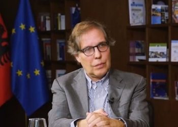 Bollino apelon: Italia t’ia rikthejë solidaritetin me disa nga vaksinat e saj Shqipërisë