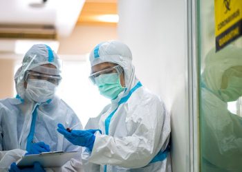 Britania e Madhe rekord infektimesh ditore, në SHBA 123 mijë të shtruar në spitale me Covid