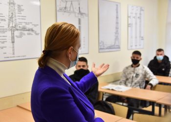 Arsimi profesional, Denaj: 57% e tregut të punës në Shqipëri e zë mosha 30 vjeçare