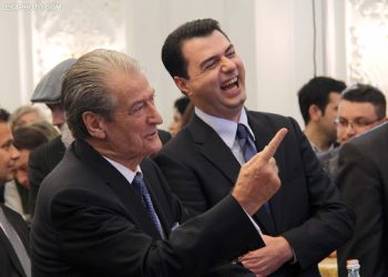“10 vite pa drejtësi”/ Braçe: Pushkatuesit janë të lirë, ata quhen Sali Berisha dhe Lulzim Basha
