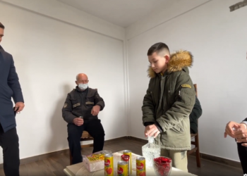 Rama batuta në Manëz: Bëni dhe një fëmijë tjetër, ju vjen me lekë