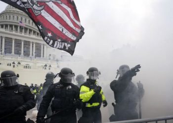 VIDEO/ Tensionet në Kongresin amerikan, momenti kur Mike Pence evakuohet nga ndërtesa pas hyrjes së protestuesve
