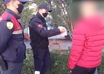 S’mbanin maska/ Policia: 1183 qytetarë u gjobitën, 5 të tjerë lëviznin pas orës 20:30
