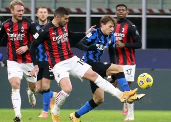 Inter triumfon në derbi dhe eliminon Milanin nga Kupa e Italisë