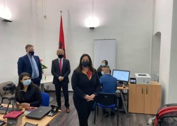 Nis në Itali, pajisja me pasaportë dhe kartë identiteti i qytetarëve shqiptarë