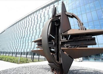 Në kulmin e tensioneve me Greqinë/ Turqia merr komandën e NATO-s