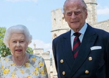 Mbretëresha Elizabeth II Princi Philip marrin vaksinën kundër Covid-19