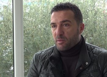 Orges Shehi, trajneri i ri i Tiranës / Zëvendëson Nevil Deden e larguar