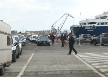 Moti i keq shtyn daljen e trageteve nga Porti i Durrësit drejt Barit dhe anasjelltas