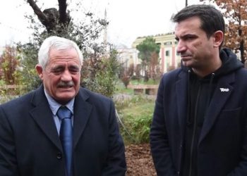 Mbillet një pemë në nder të Klodian Rashës, i ati mesazh prekës: M’u përgjysmua dhimbja, do jetë i paharruar emri i djalit tim!
