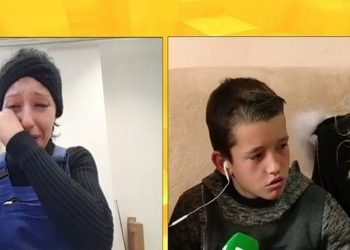 Çifti rom rriti djalin që ia lanë në derën e shtëpisë, nëna biologjike rrëfen historinë e dhimbshme
