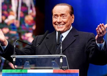 Pak pasi kaloi Covidin Berlusconi shtrohet me urgjencë në spital