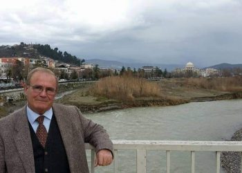 Prej disa ditësh në intubim për shkak të COVID-19, ndahet nga jeta mjeku nga Berati