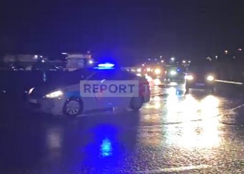 Dozat e vaksinave nga Pfizer dërgohen në ISHP, shoqërohen nga forcat e policisë