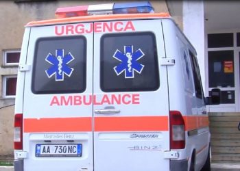 U infektua me COVID në krye të detyrës, humb betejën shoferi i ambulancës në spitalin e Gramshit