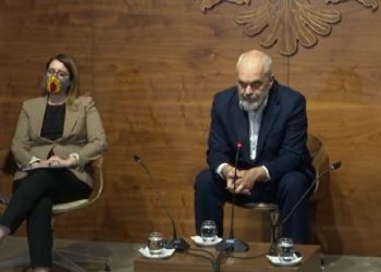 Vijnë 8190 vaksina nga Pfizer, Rama: Drejt finalizimit të marrëveshjes me një shtet mik për 360 mijë doza të AstraZeneca