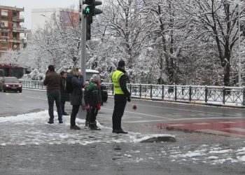 Të gjitha rrugët të kalueshme, Bashkia Tiranë në terren për të garantuar sigurinë e qytetarëve