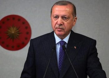 Paralajmëron ndryshimin e kushtetutës/ Kritikët: Erdogan kërkon të zgjasë qeverisjen