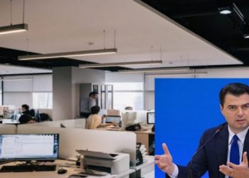 Zbulohet qendra e PD ku “prodhohen” komentet propagandistike dhe sharjet në rrjetet sociale: Ja ku ndodhet dhe kush i drejton punonjësit