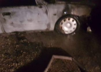 Foto/ Shkrumbohet makina e një gruaje në Fier, detajet e para