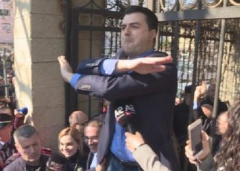 Lulzim Basha nënshkruan koalicionin me kristiandemokratët e Mark Frrokut, i gëlltiti akuzat për inkriminim në politikë?!