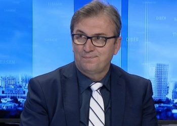 A do të mbyllet Shqipëria në 18:00? Ja çfarë thotë Brataj