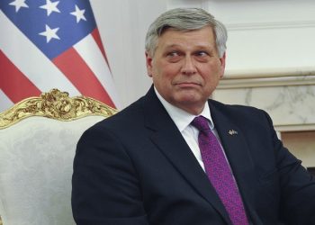 Ambasadori Kosnett uron qytetarët për zgjedhjet: Amerika qëndron me Kosovën