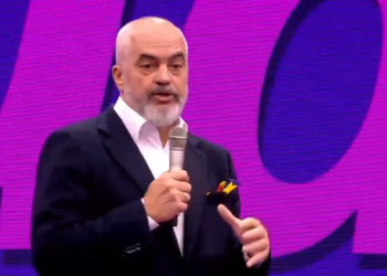 “Je arrogant”, kandidatja për deputete e PS ia thotë troç Ramës: E the butë, mua më etiketohet si arrogancë, drejtëpërdrejtësia