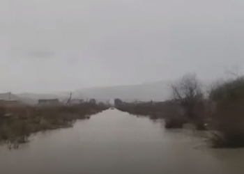 Rruga e Nartës e përmbytur nga uji, Laguna po mbushet me mbetje